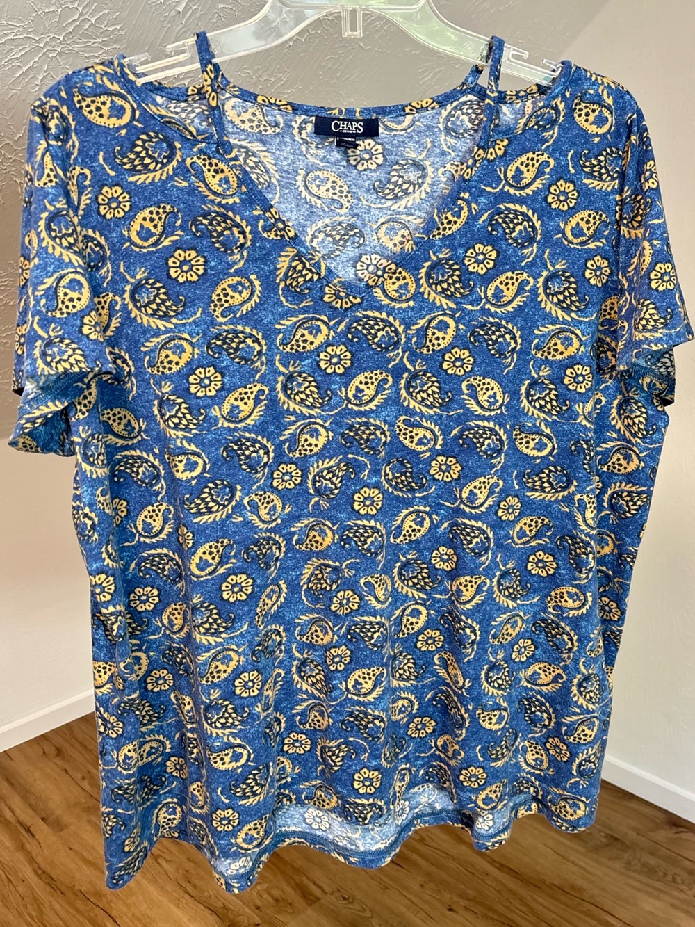 Chaps blue paisley tee with neckline strap detail, size 3X